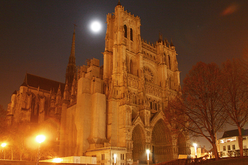 Cathédrale d'Amiens la nuit