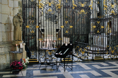 hotographie de l'intérieur de l'église gothique d'Amiens